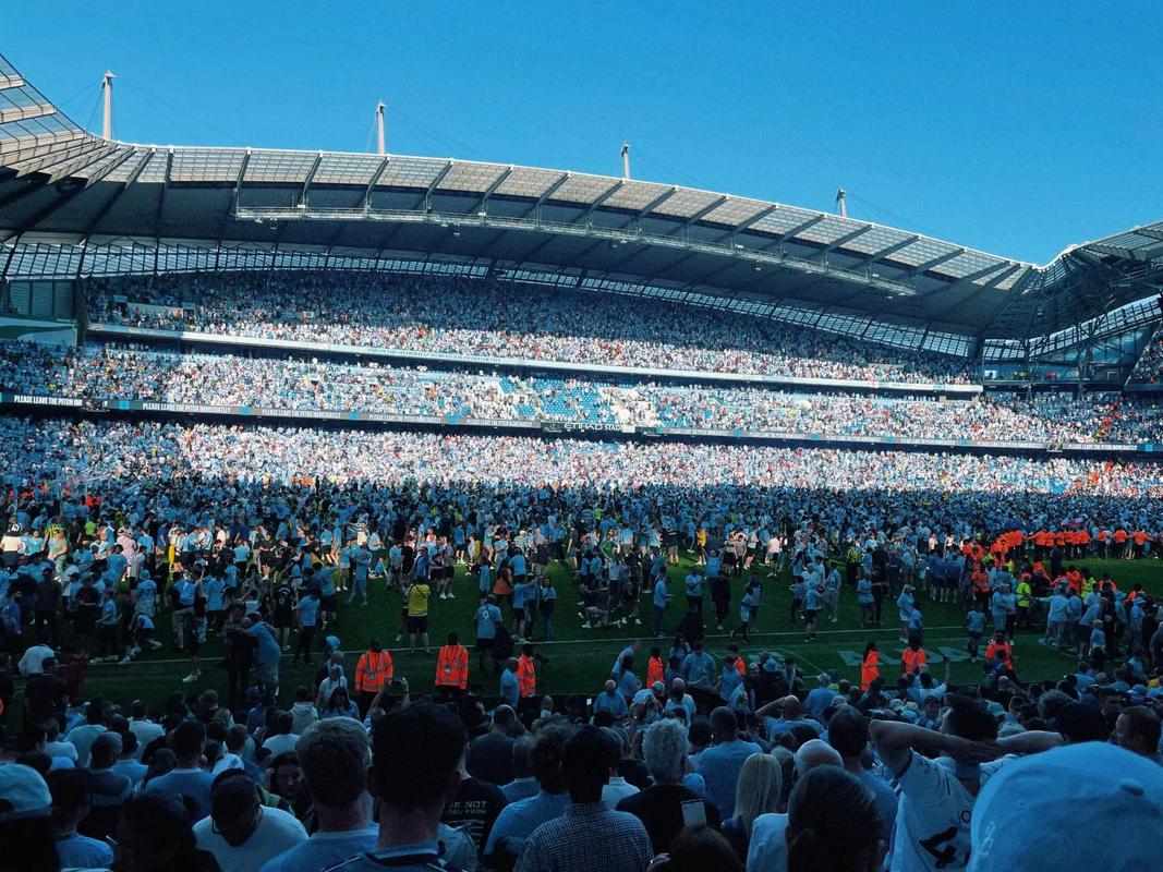 蒂亚戈：若瓜帅的足球是控制中的秩序，渣叔则是混乱中的自信（蒂亚戈：瓜迪奥拉以控制塑造秩序，克洛普在混沌中彰显自信）