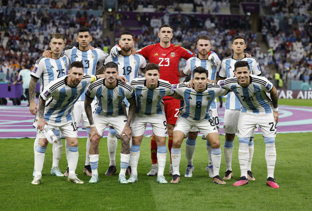 詹姆斯关键时刻稳住节奏（詹姆斯在关键时刻掌控节奏）