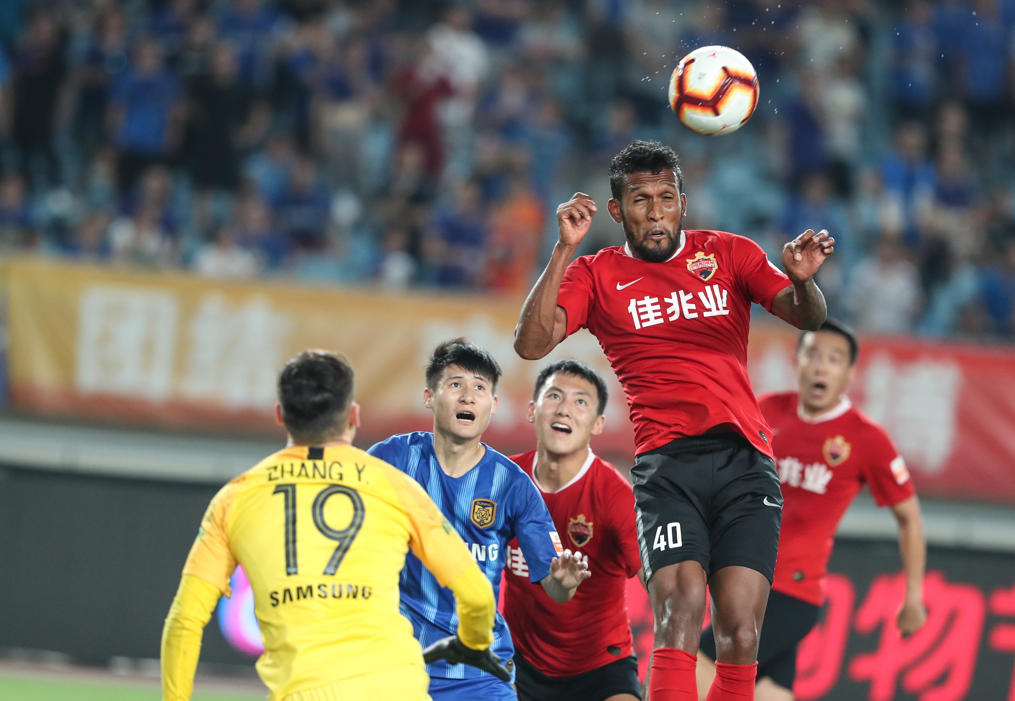 每体：阿劳霍大概率将在周中欧冠继续首发，加西亚代替孔德（每体：阿劳霍周中欧冠大概率继续首发，加西亚将取代孔德）