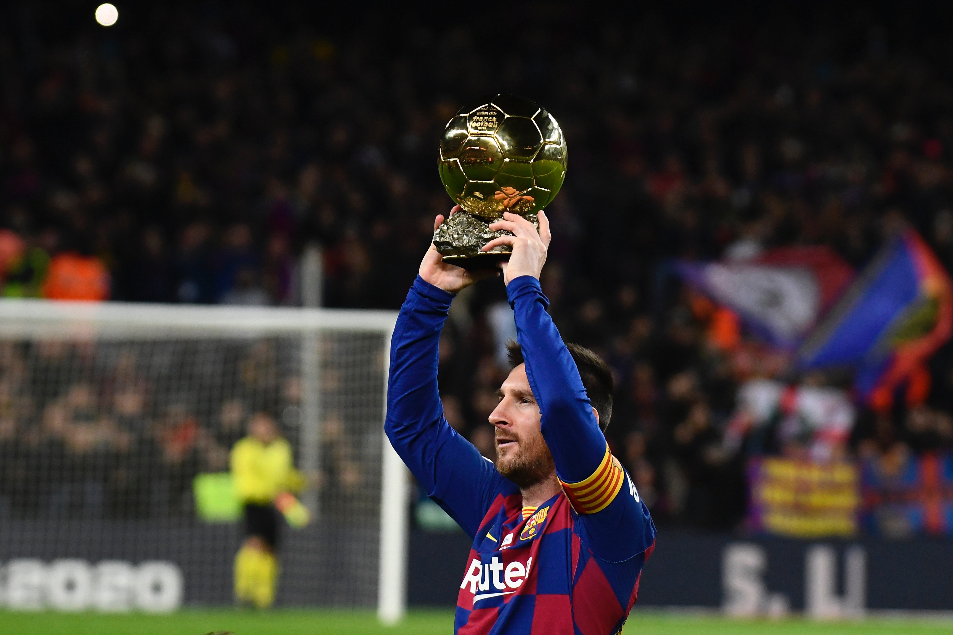 欧文突破防守助攻制胜（欧文强突防线妙传锁定胜局）