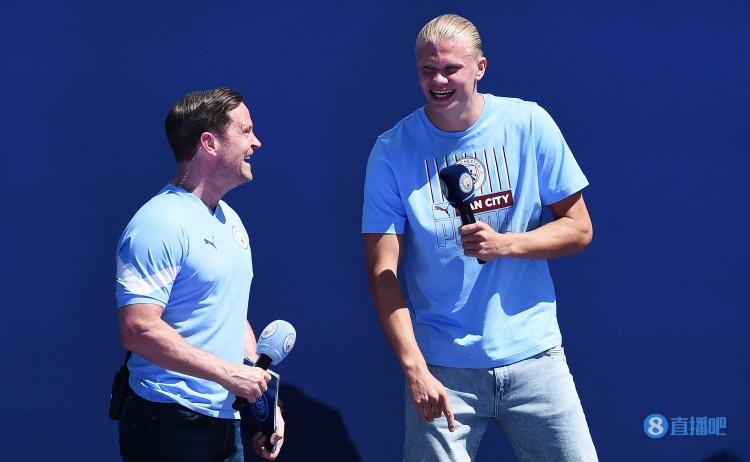 国乒输单打！王皓盯着王楚钦心事重重，梁靖崑技不如人：没好办法（国乒单打失利！王皓望向王楚钦愁绪难掩，梁靖崑技逊一筹：无计可施）