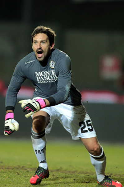 成都客战首尔：成都全主力出战，林加德首发，韦世豪替补（成都客场挑战首尔：全主力出击，林加德先发，韦世豪替补）