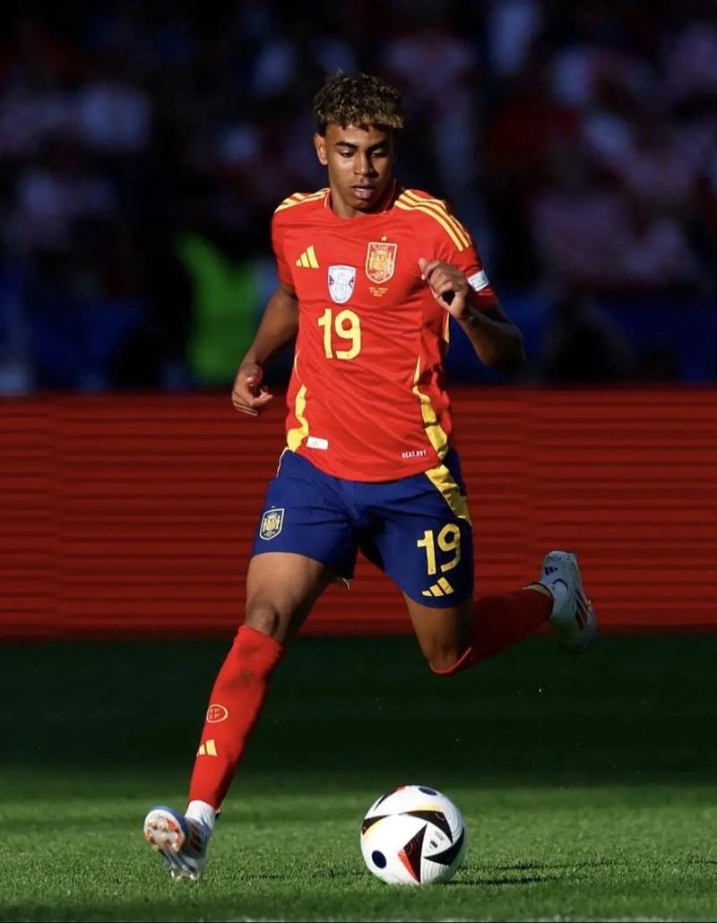 这一刻，谁是真正的领袖？（此刻，谁才是名副其实的领导者？）