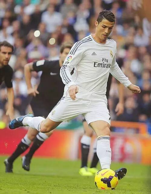 阿媒：埃切韦里想冬窗租回河床，但曼城希望再次租给欧洲球队（阿媒称埃切韦里想冬窗租返河床，曼城更愿将其再租往欧洲球队）