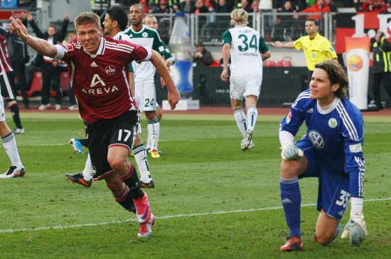 东体：蒯纪闻的伤势情况目前来看不至于像外界传得那么严重（东体：目前看，蒯纪闻伤情不如外界传闻般严重）