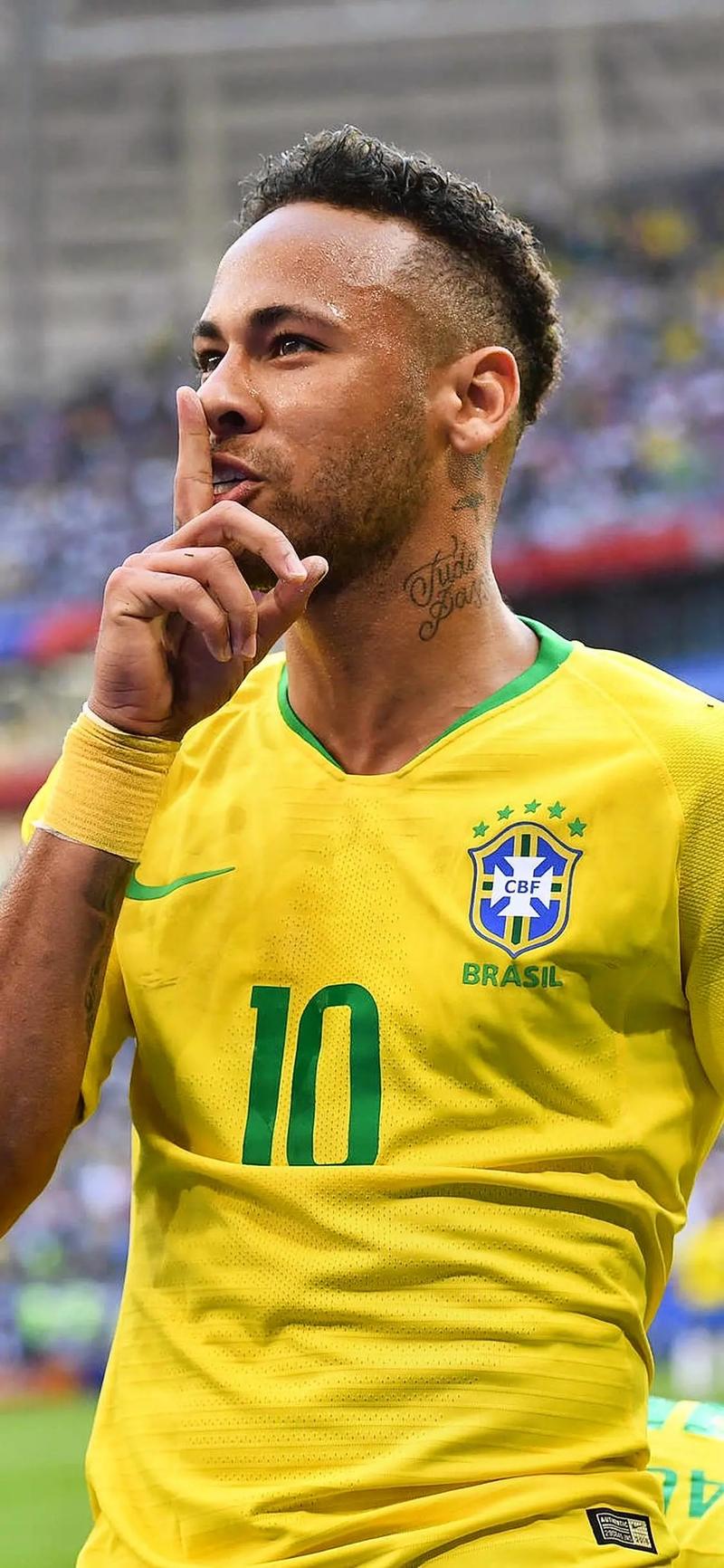 申花发布球队32岁生日海报，却把“32nd”写成“32th”（申花32岁队庆海报翻车：把“32nd”误写成“32th”）